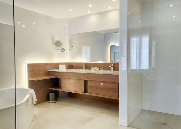 מלון Schlosspark - Adults Only 4*